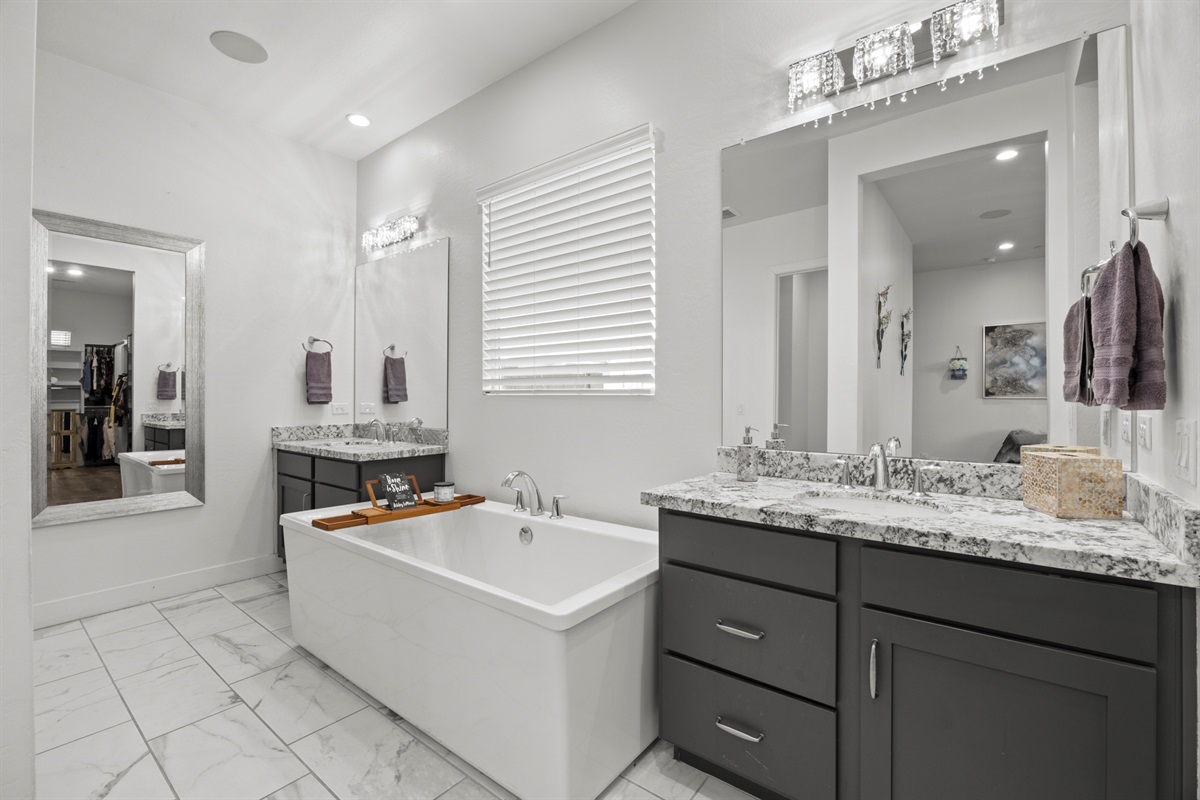 The Grand Peoria Estate – 5BR / 4.5BA Luxury + Casita — Modern Home | Sleeps 10 | Family Escape w/ Casita, Peoria, Arizona — photo 43