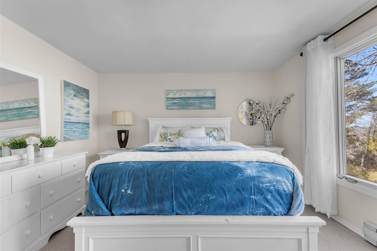 5a5eadf38b344cd59cd1dbefd5c79702 Large