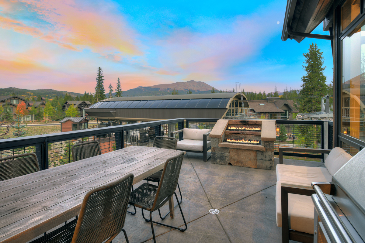 Exterior Patio off of Kitchen
