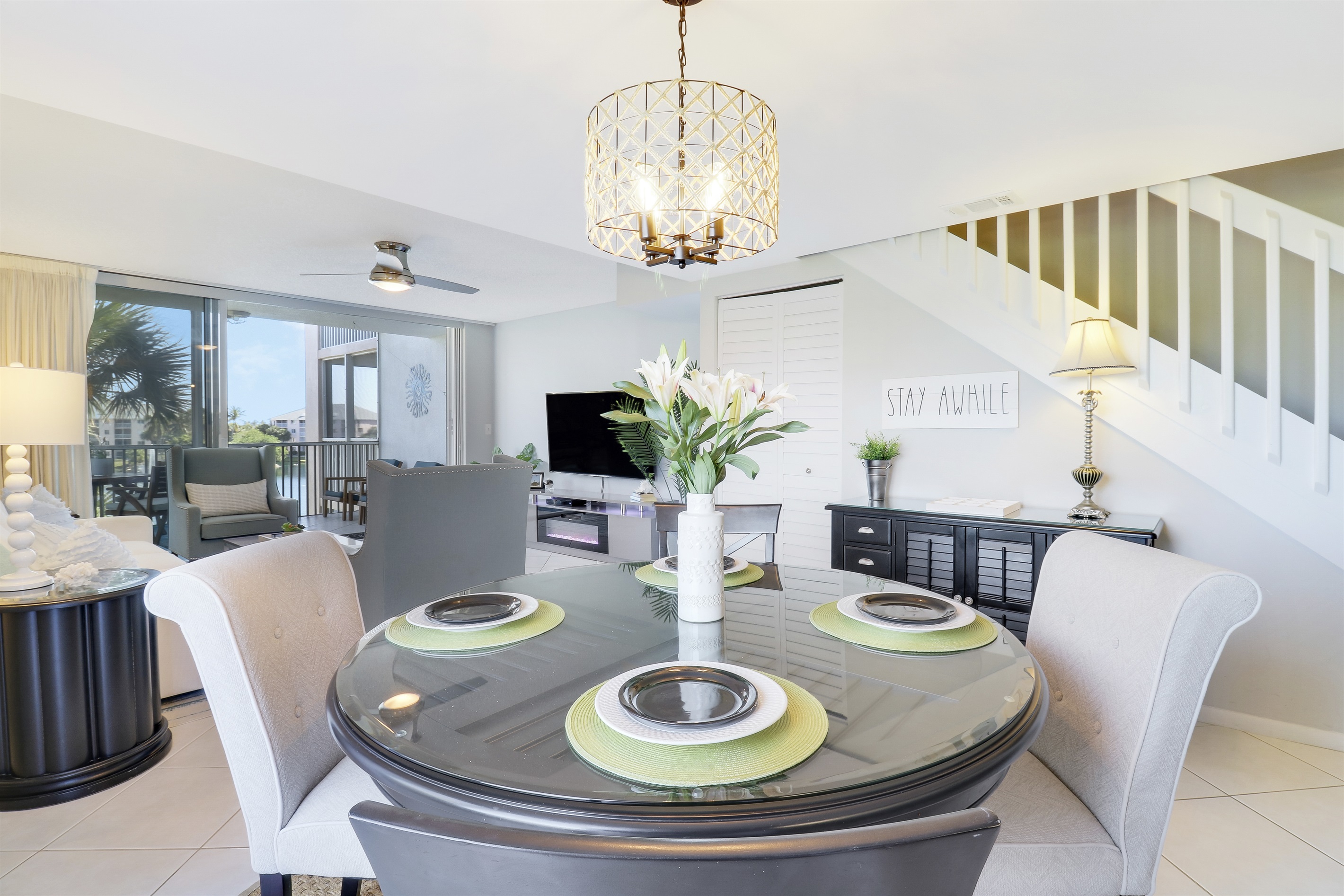 Spacious 2 bedroom, 2.5 bath 2 story townhouse