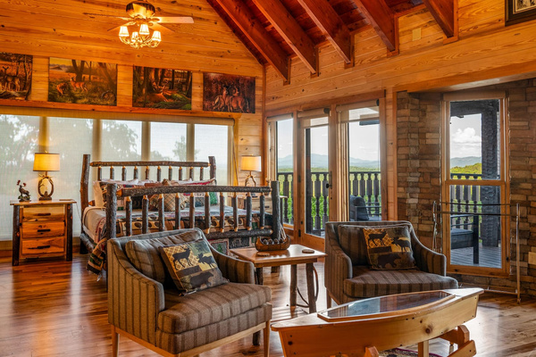 Primary King Bedroom, Majestica Lodge