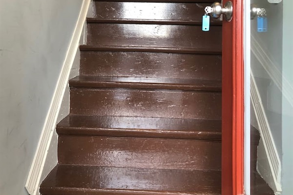 17 Steps to the studio apartment
