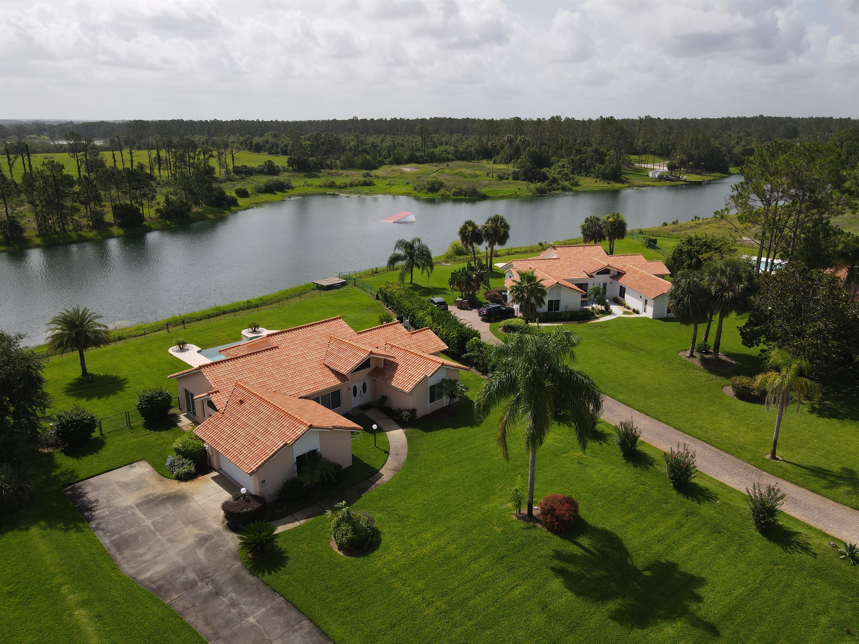 Drone view of Citrus Breeze and Lake Denise