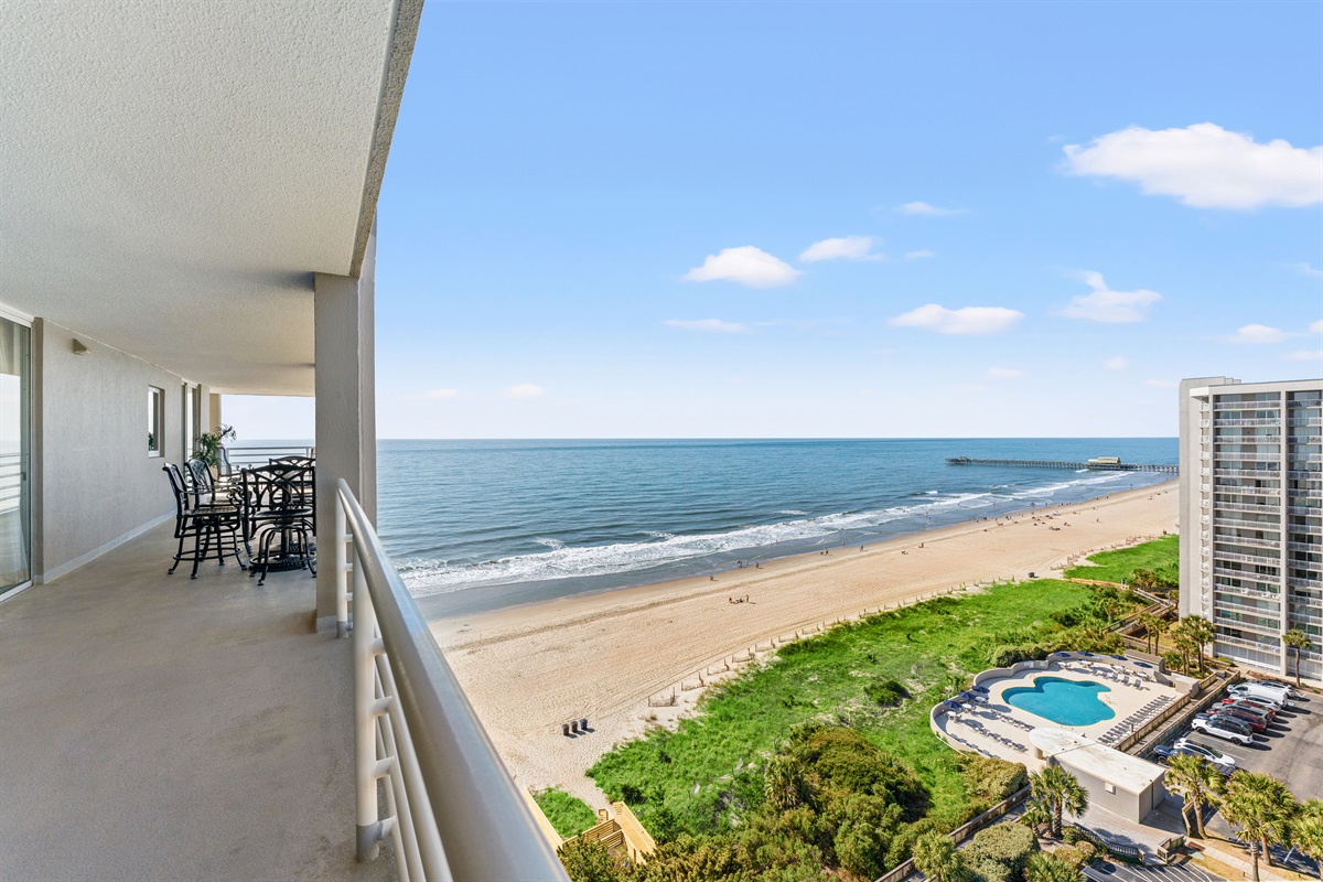 Large Balcony with room for everyone