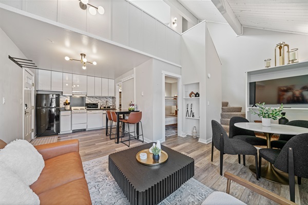 Use the ski/snowboard rack located at the entry for storing all your equipment 