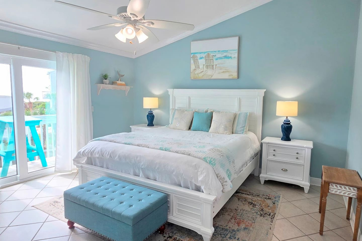  Stand at the master suite and take in Gulf views that stretch as far as you can see &mdash; the ocean does not disappoint from this vantage point.