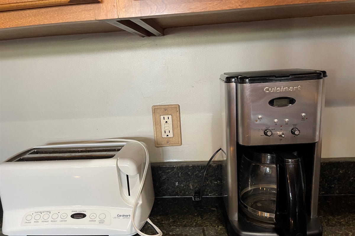 Coffee maker/toaster
