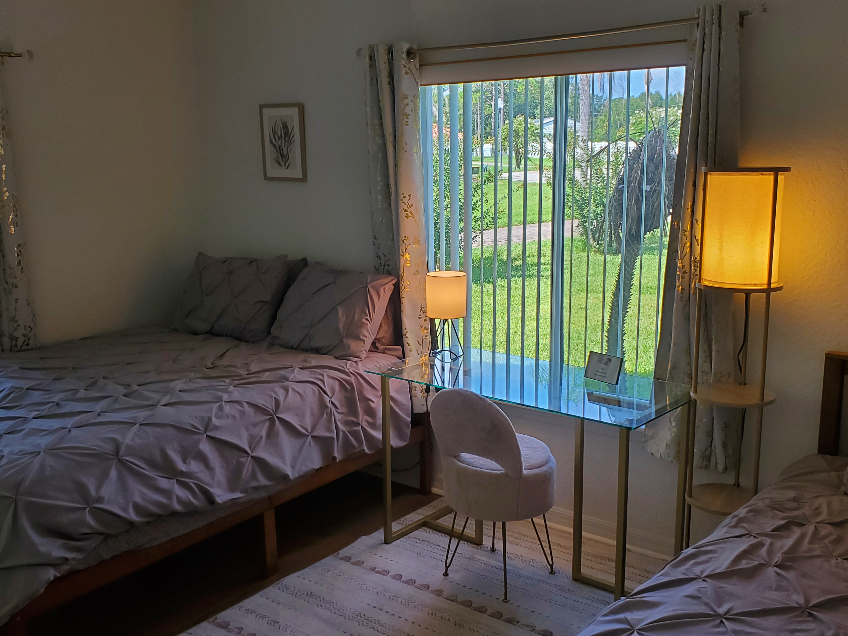 Double bed & Twin bedroom with private full bath