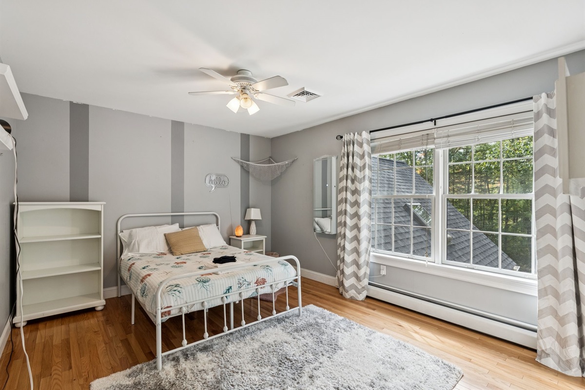 Bedroom #4 (Queen)