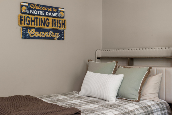 Irish Ivy Retreat | 2BR Near Notre Dame, photo 26