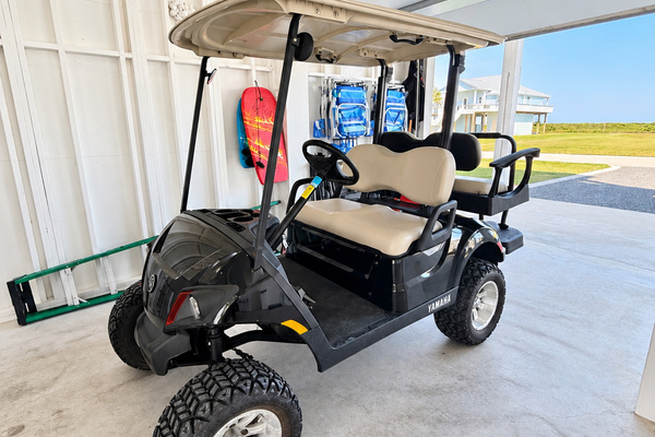 4-Seater Yamaha Golf Cart For RENT