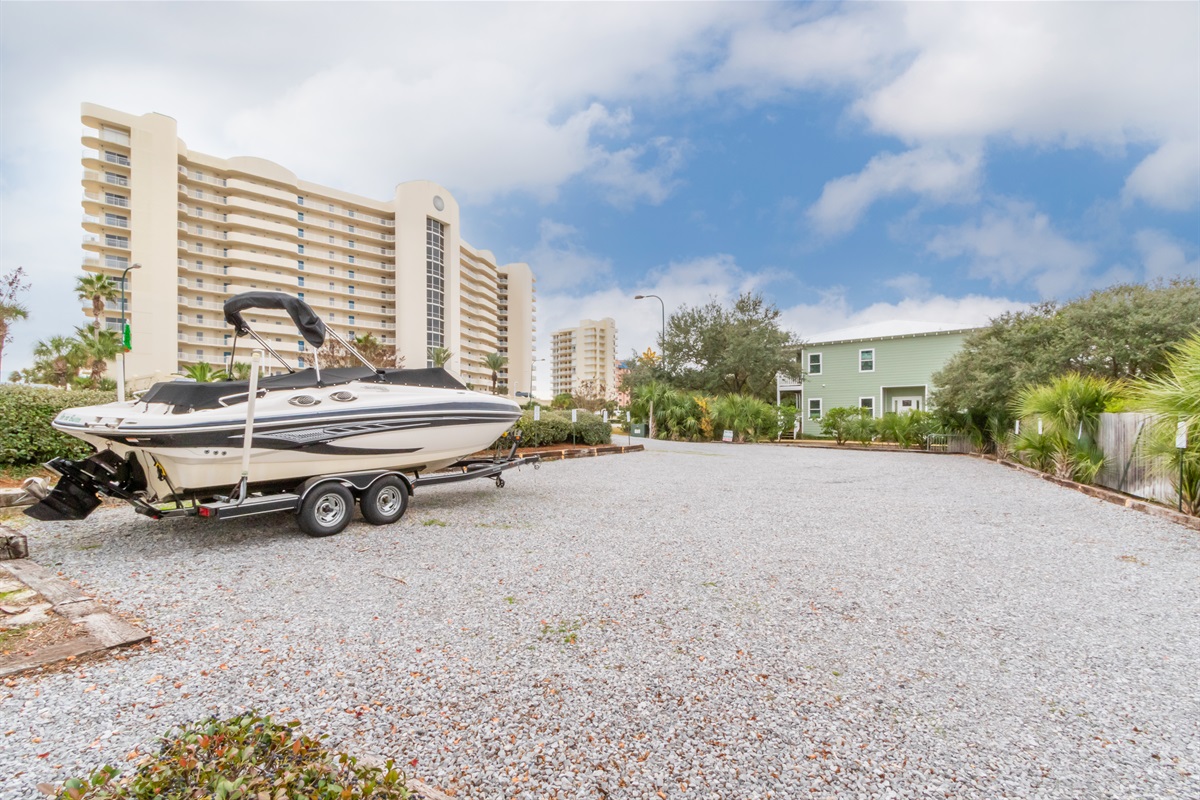 Trailer Parking! (not guarenteed to have a space)