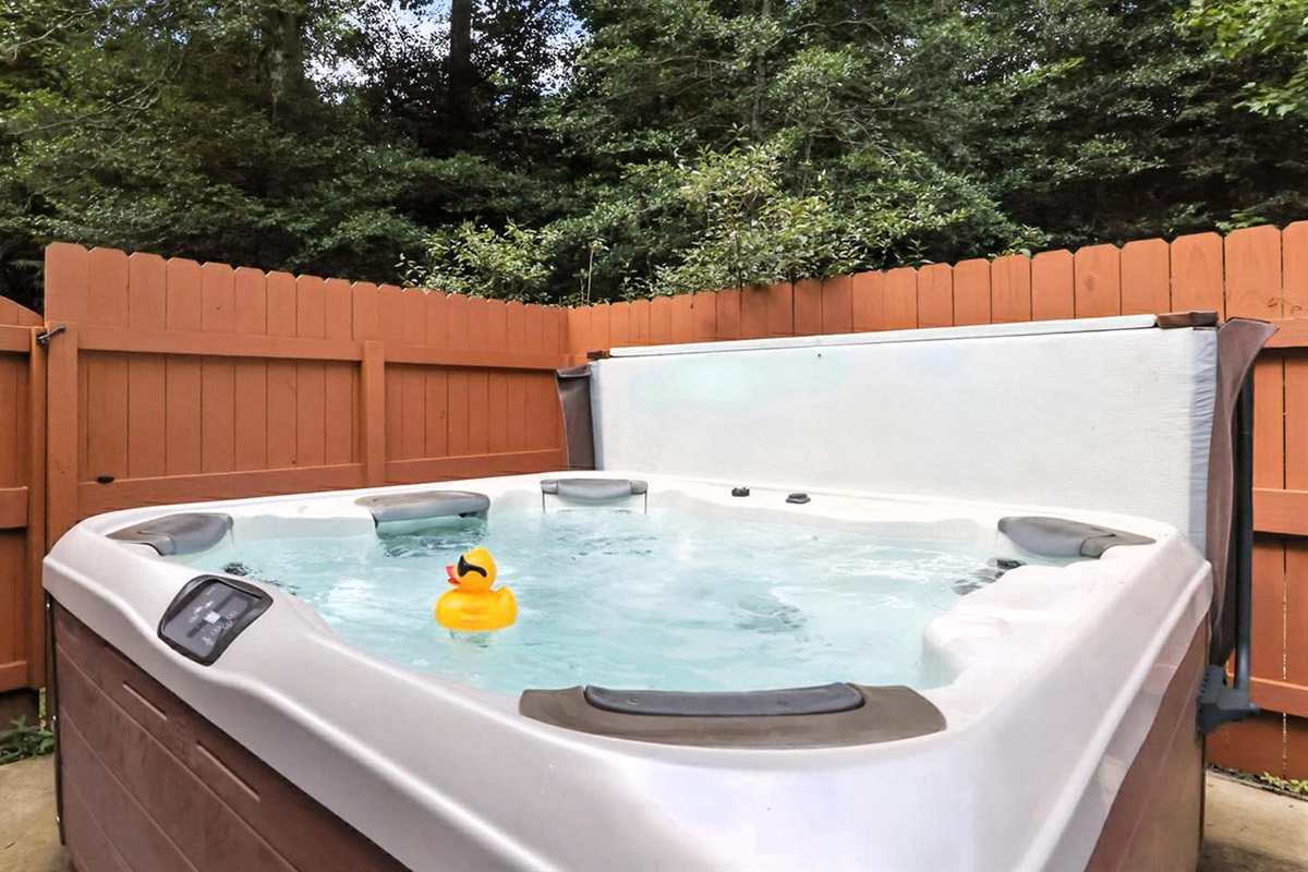 Hot Tub: Unwind in this bubbling retreat surrounded by nature’s beauty!
