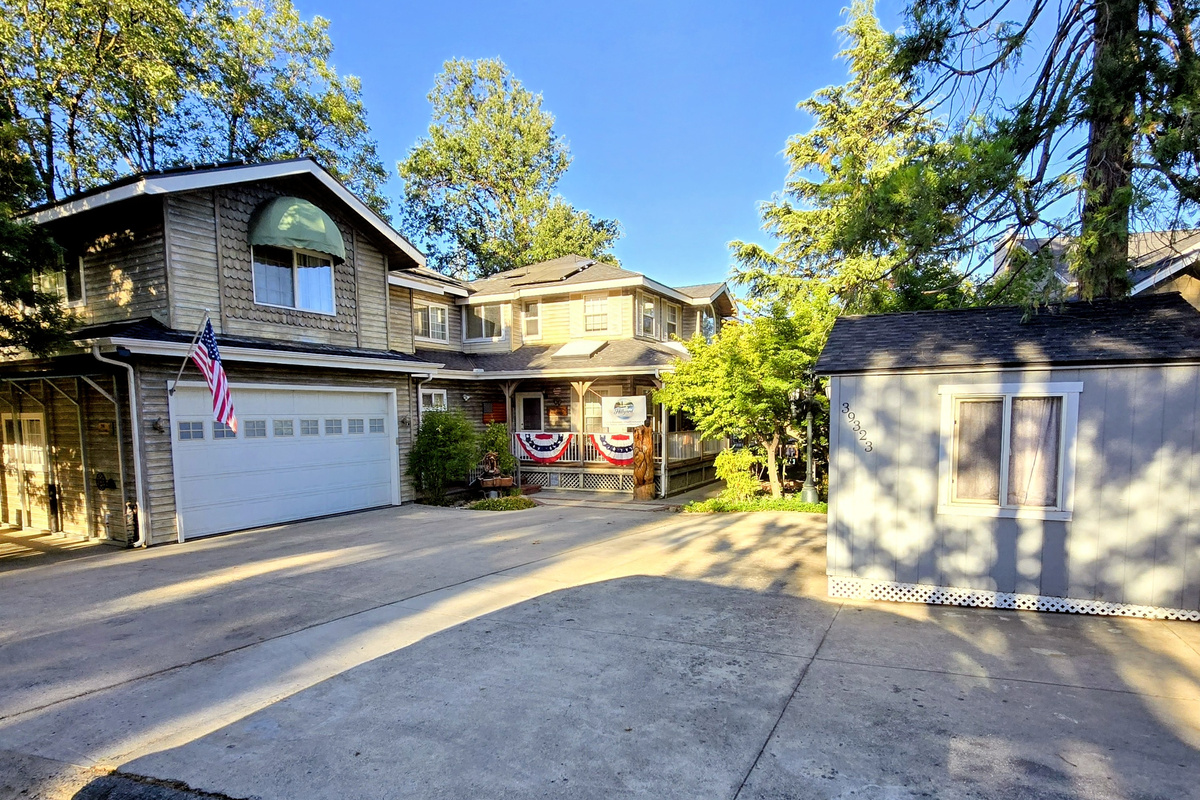 View of the driveway/garage/ entrance to the kitchen