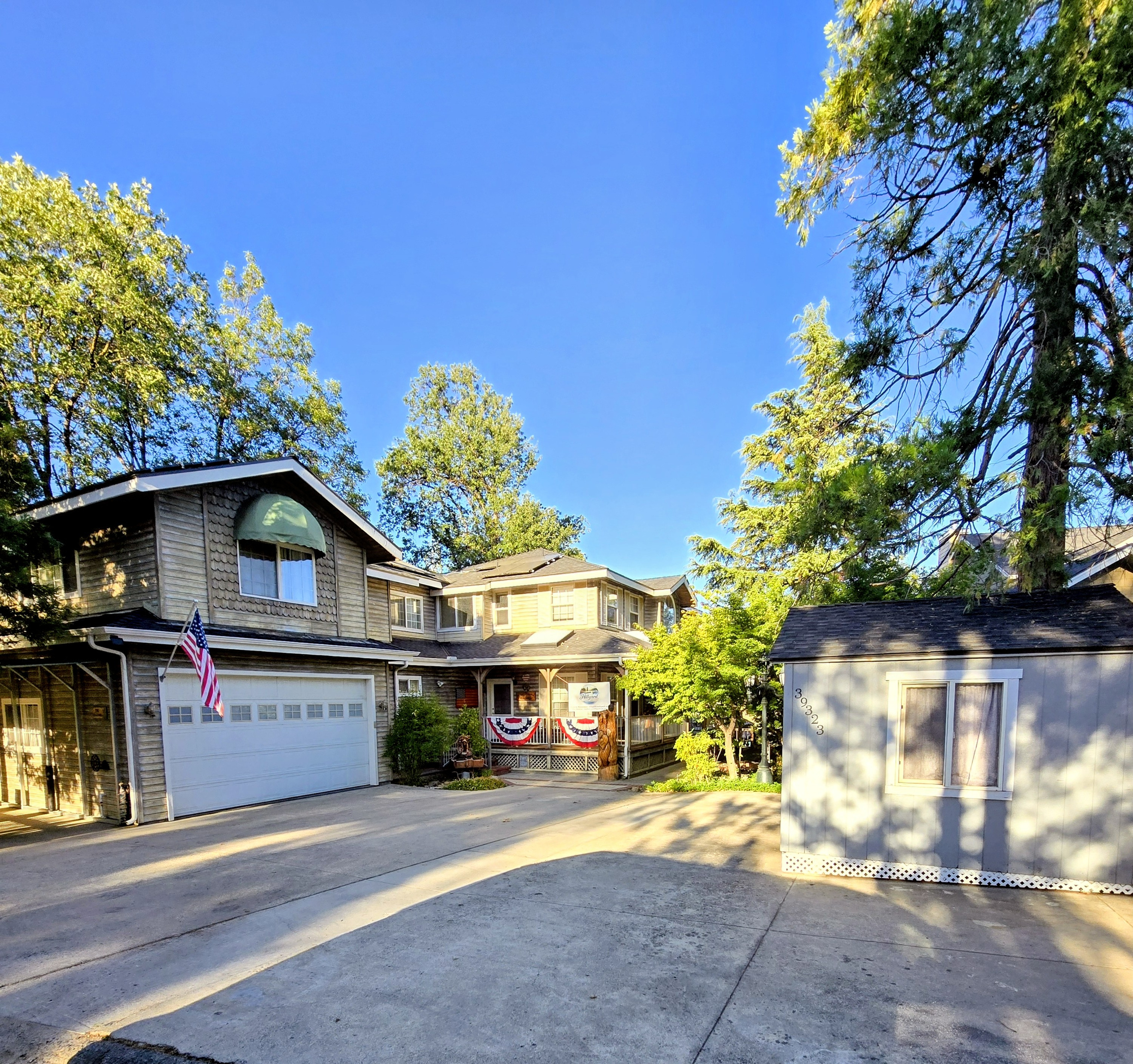 View of the driveway/garage/ entrance to the kitchen