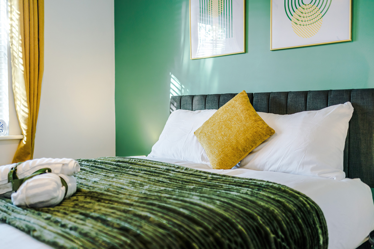 Hotel comfort King bed with ensuite, built-in wardrobes with hangers & blackout curtains