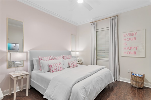 Master Bedroom (King Bed)