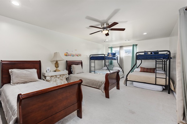 MATTERHORN - 1st Floor Large Bedroom