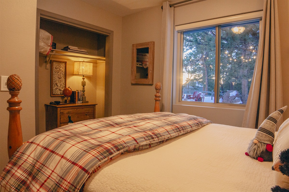 Queen Bedroom Holidays