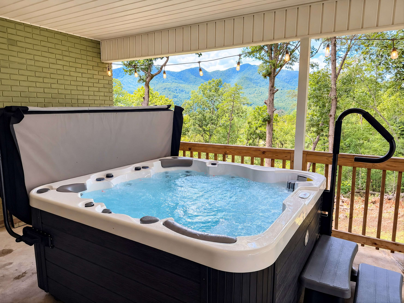 Enjoy the hot tub and mountain views!