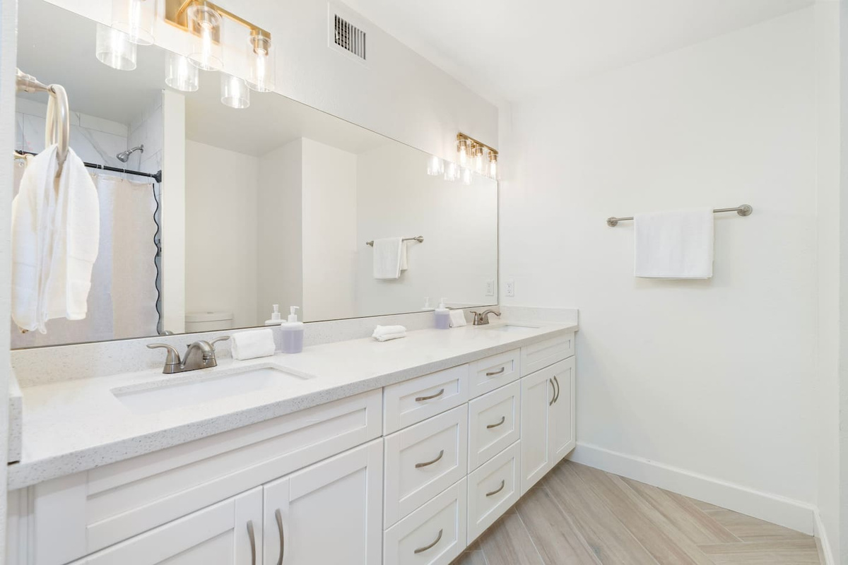 Bathroom with vanities for 2 if sharing isn't your thing!