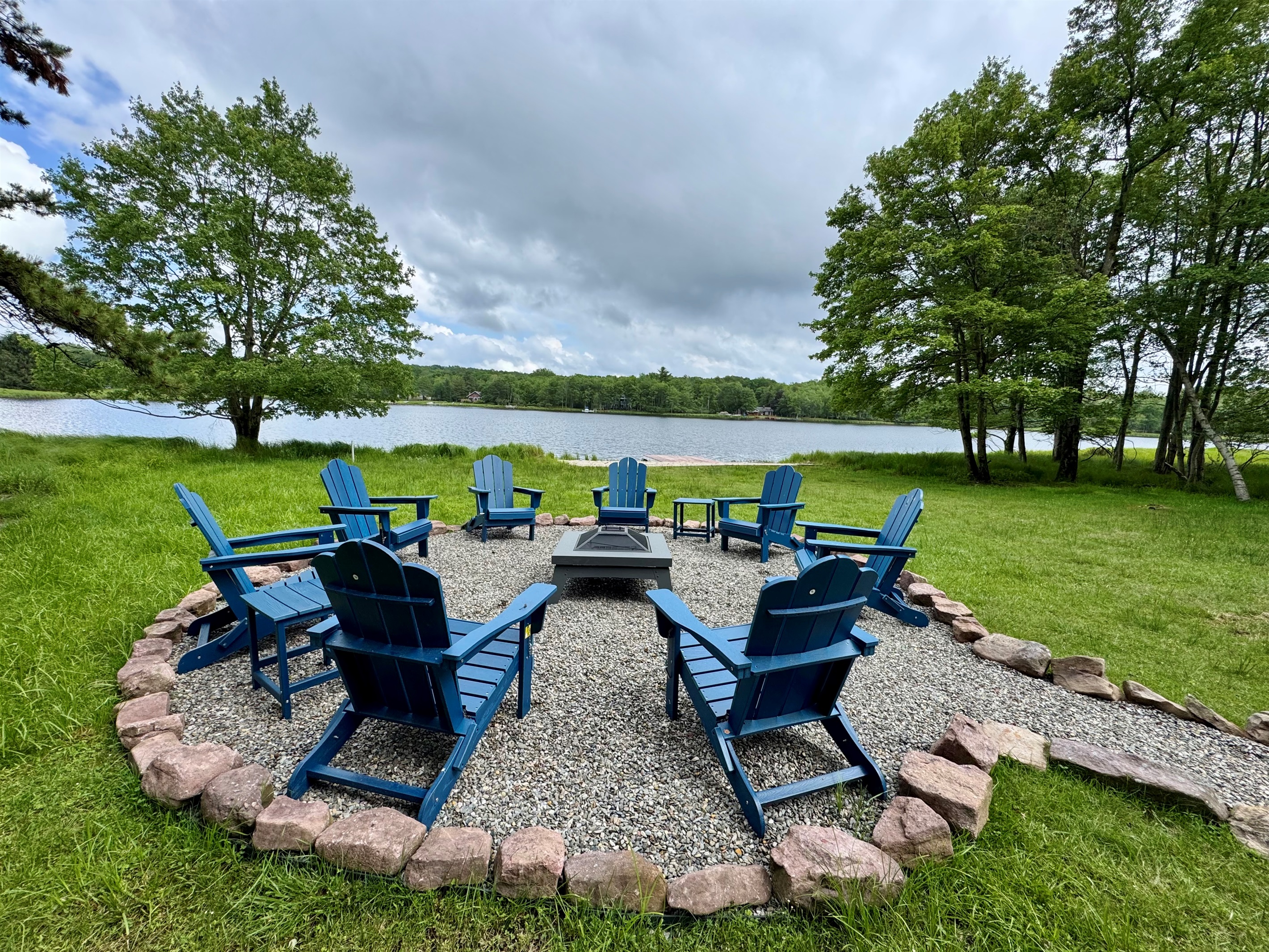 The fire pit circle — laughter and s’mores under the open sky.