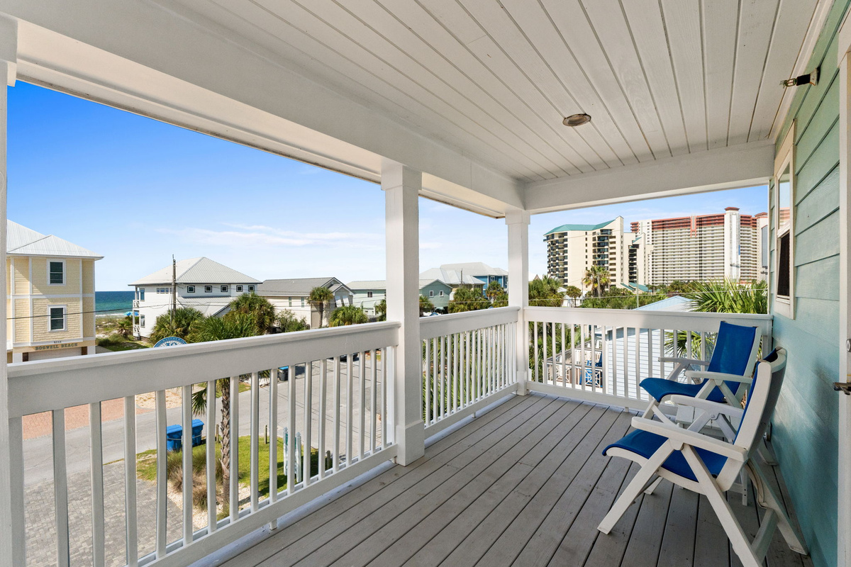 2nd floor balcony facing beach