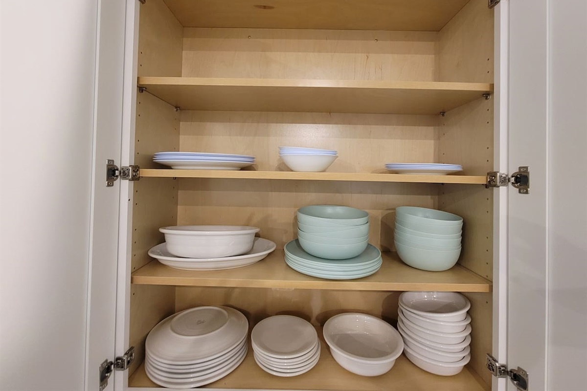 Full set of dishwasher safe plates and bowls that includes plastic kid friendly set.