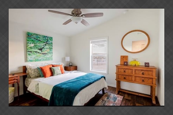 The green bedroom
What a peaceful sleep!