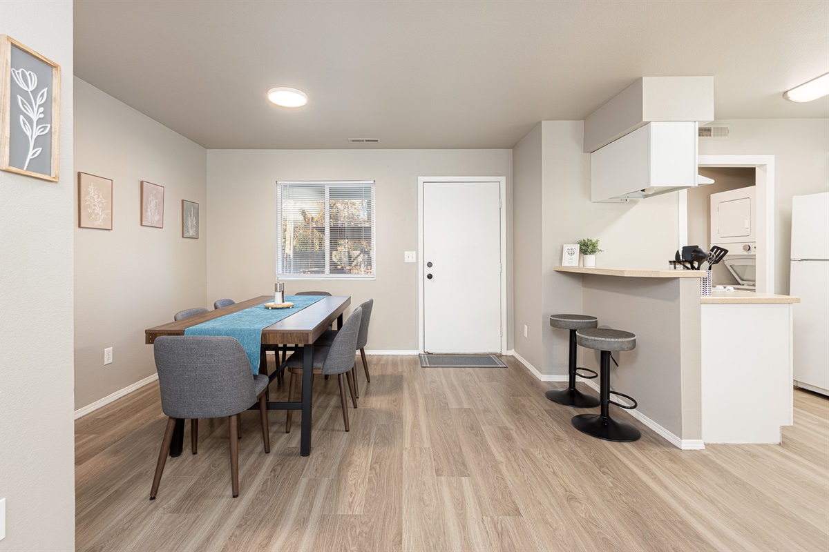 3010 Regan – Dining Area
Dining space ideal for meals and group conversation.