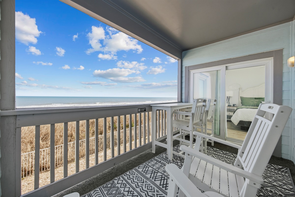 Oversized balcony just calling your name!