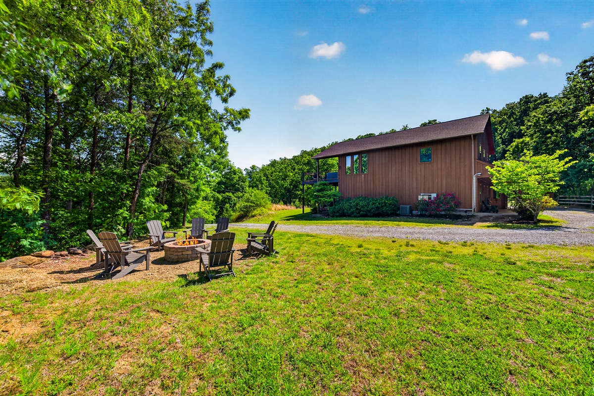Firepit and large yard for games!