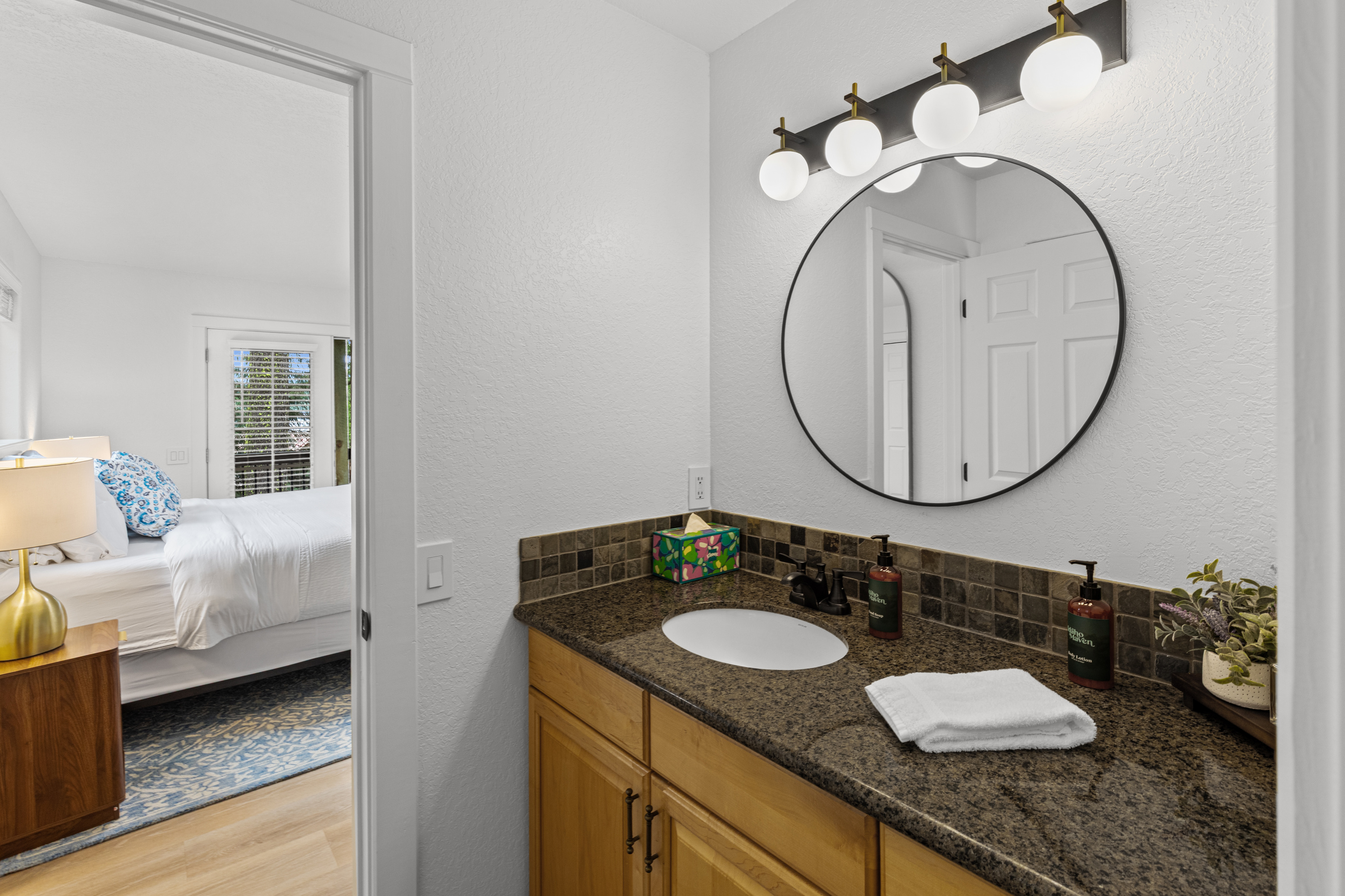 Hawks Nest Primary Bathroom En-Suite