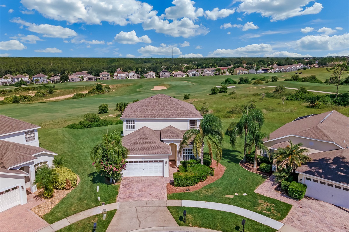Situated at the end of a cul de sac means lots of space from neighbors in the pool area.