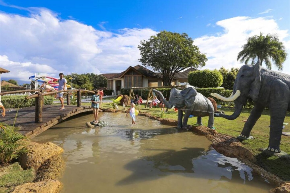 kids park free with  your key card