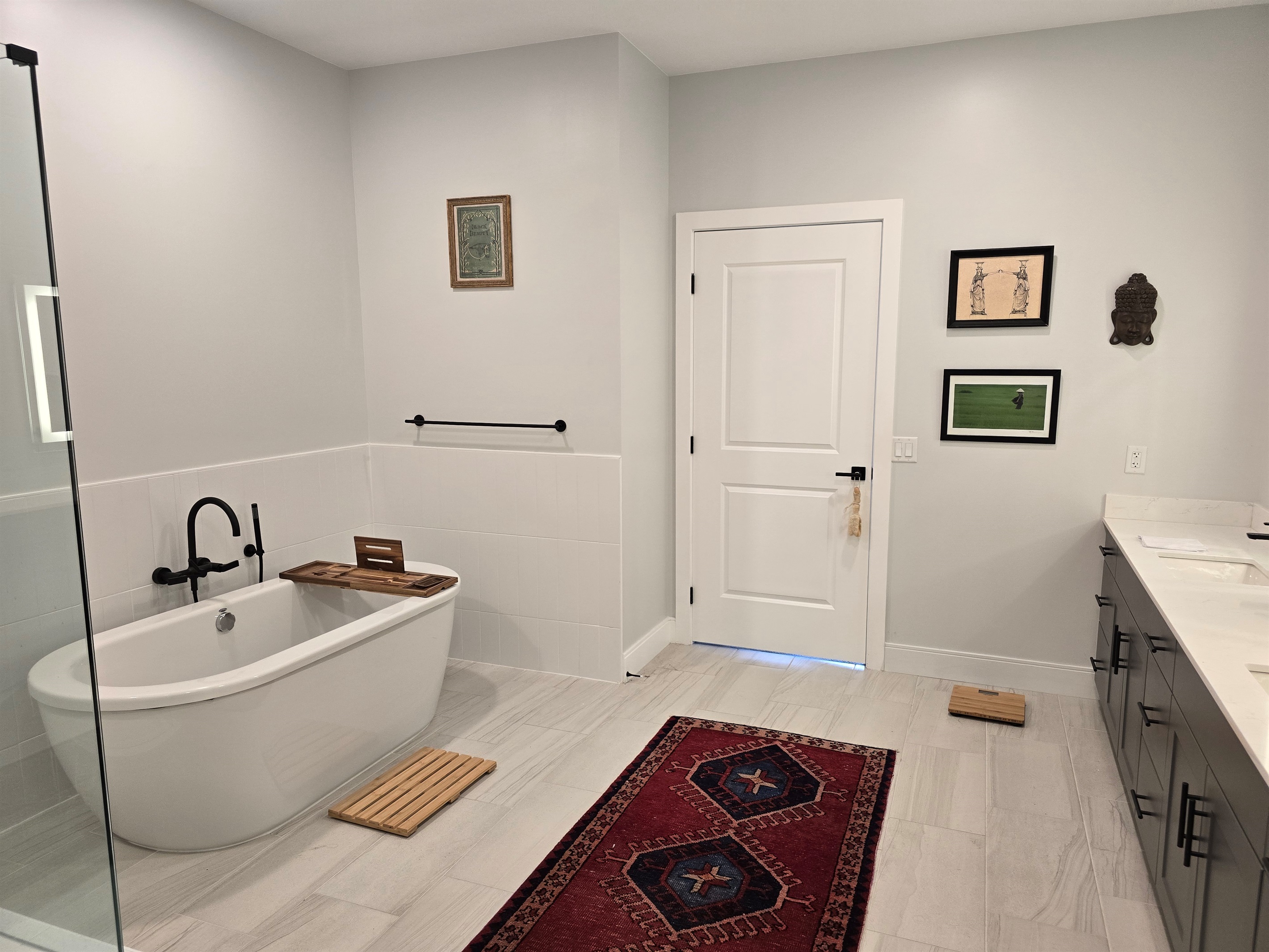 Soaking tub