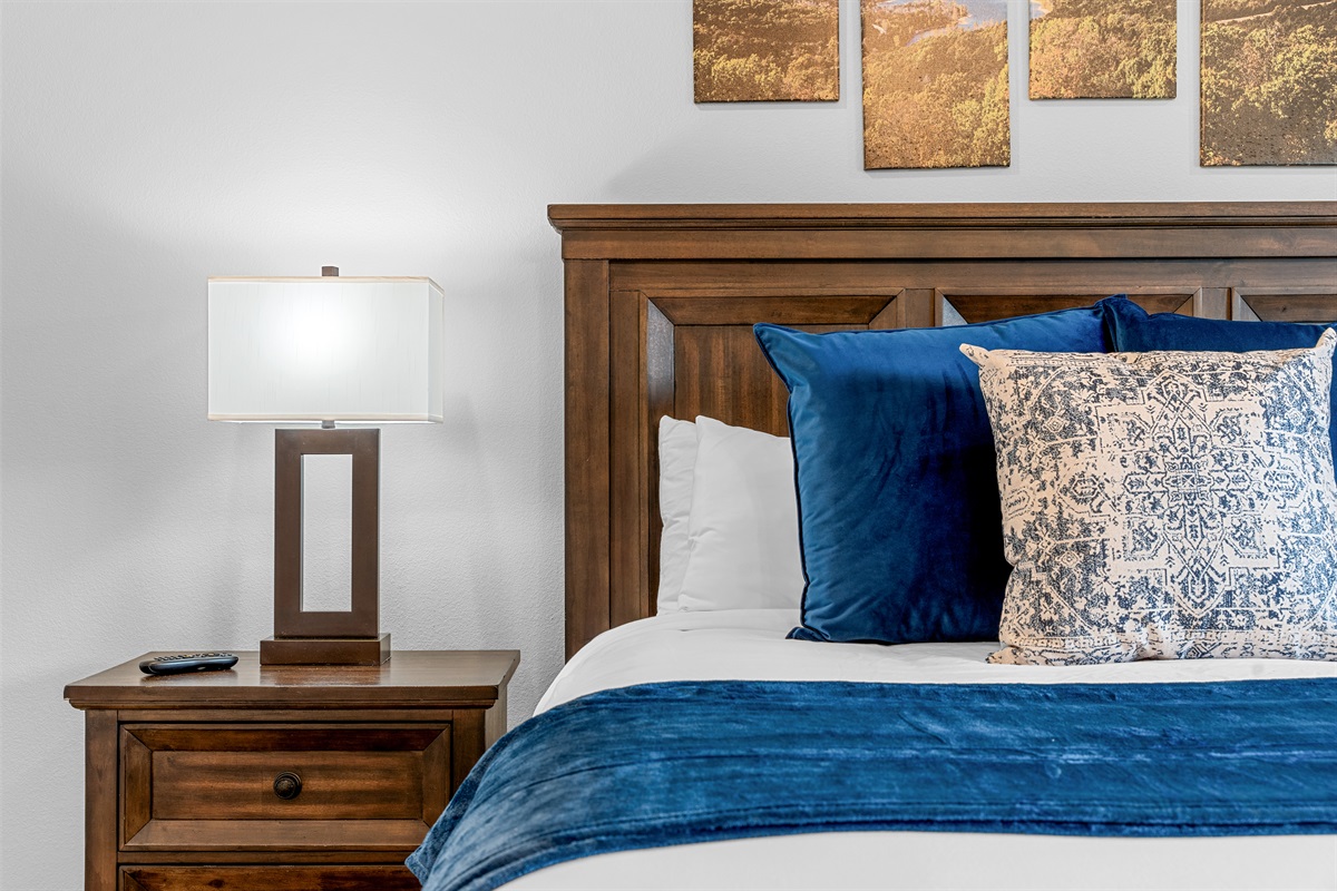 Bedroom 2 (King Suite)