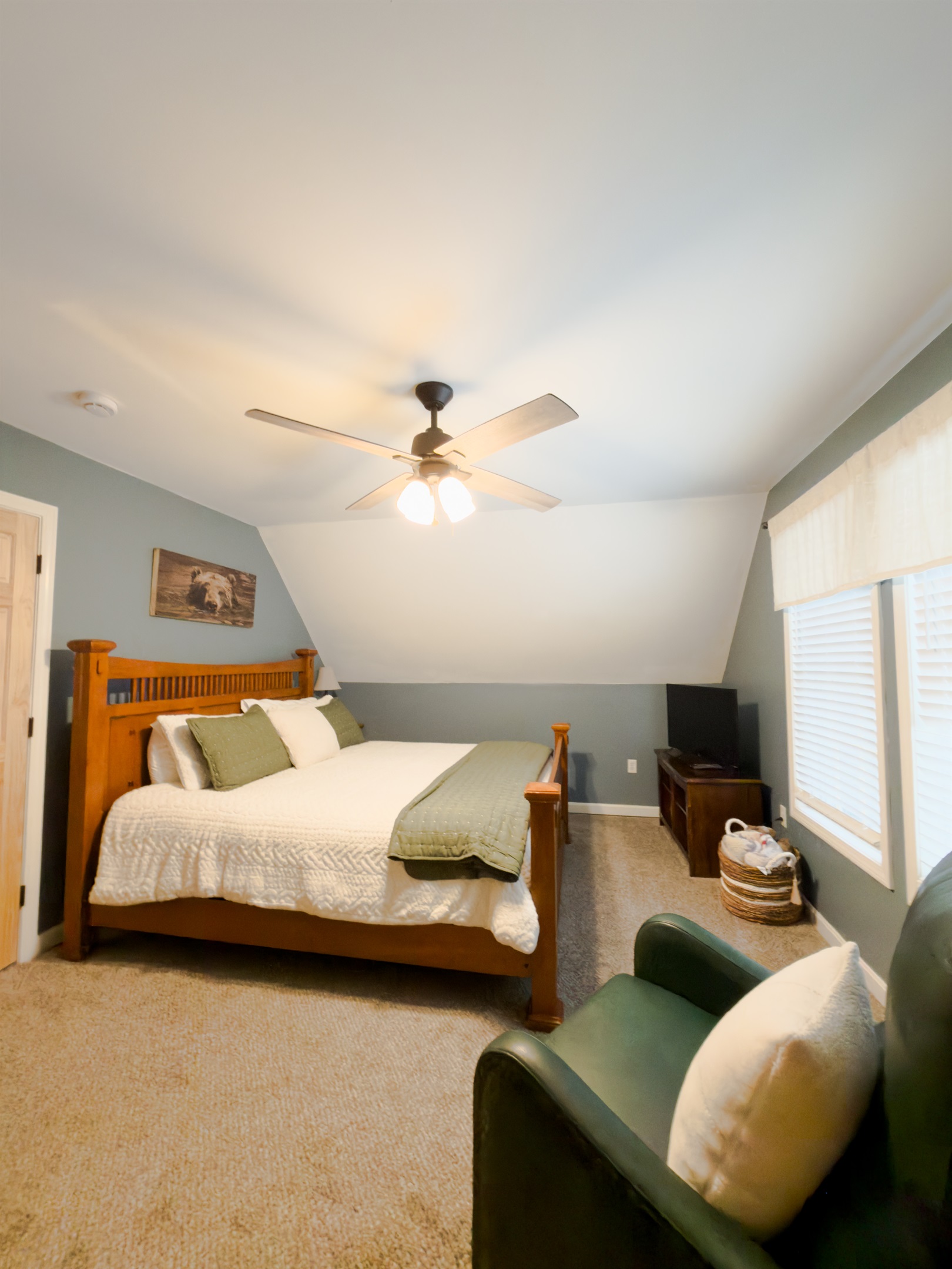 Master Bedroom - King bed with comfy bedding.