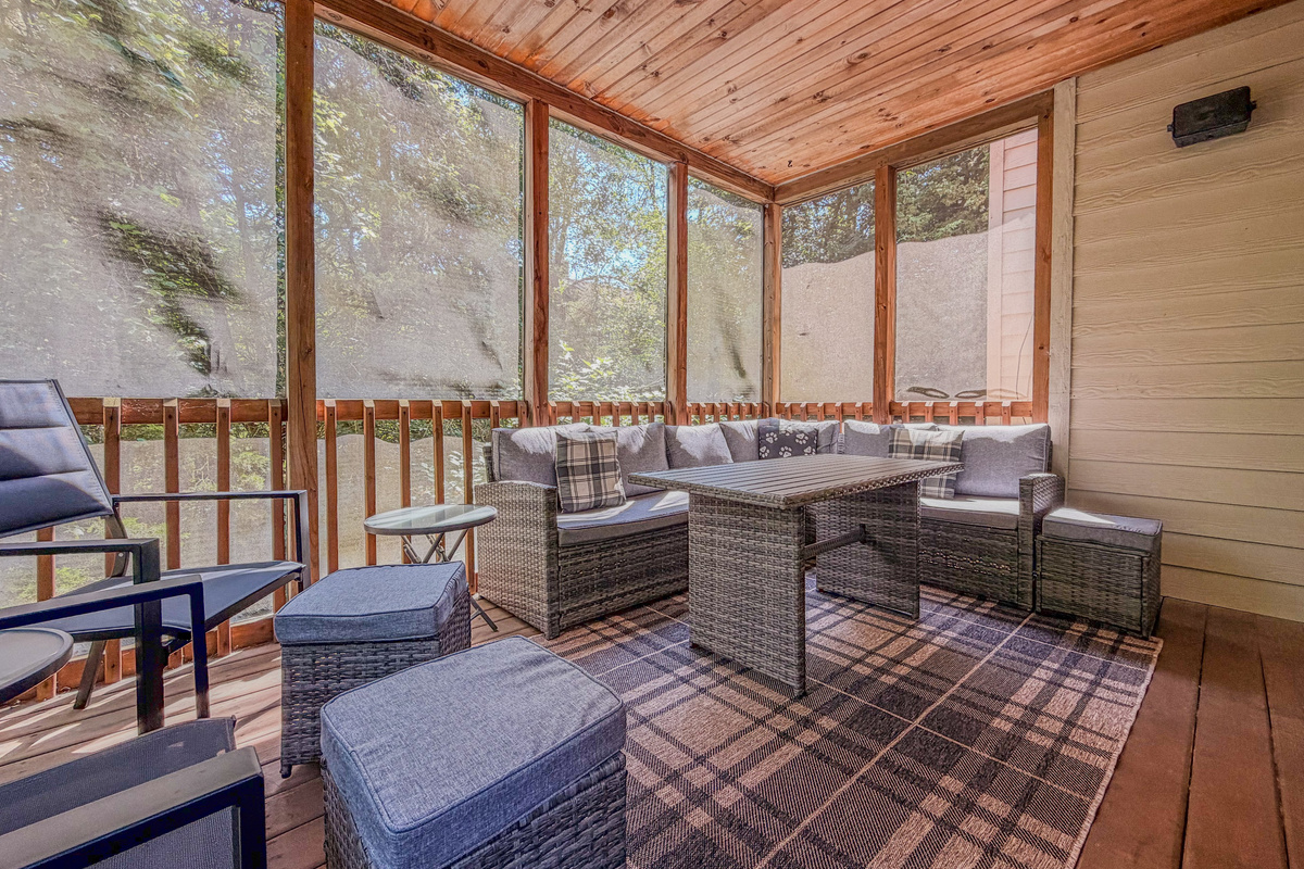 Screened porch at The Nest - enjoy the outdoors free of bugs!