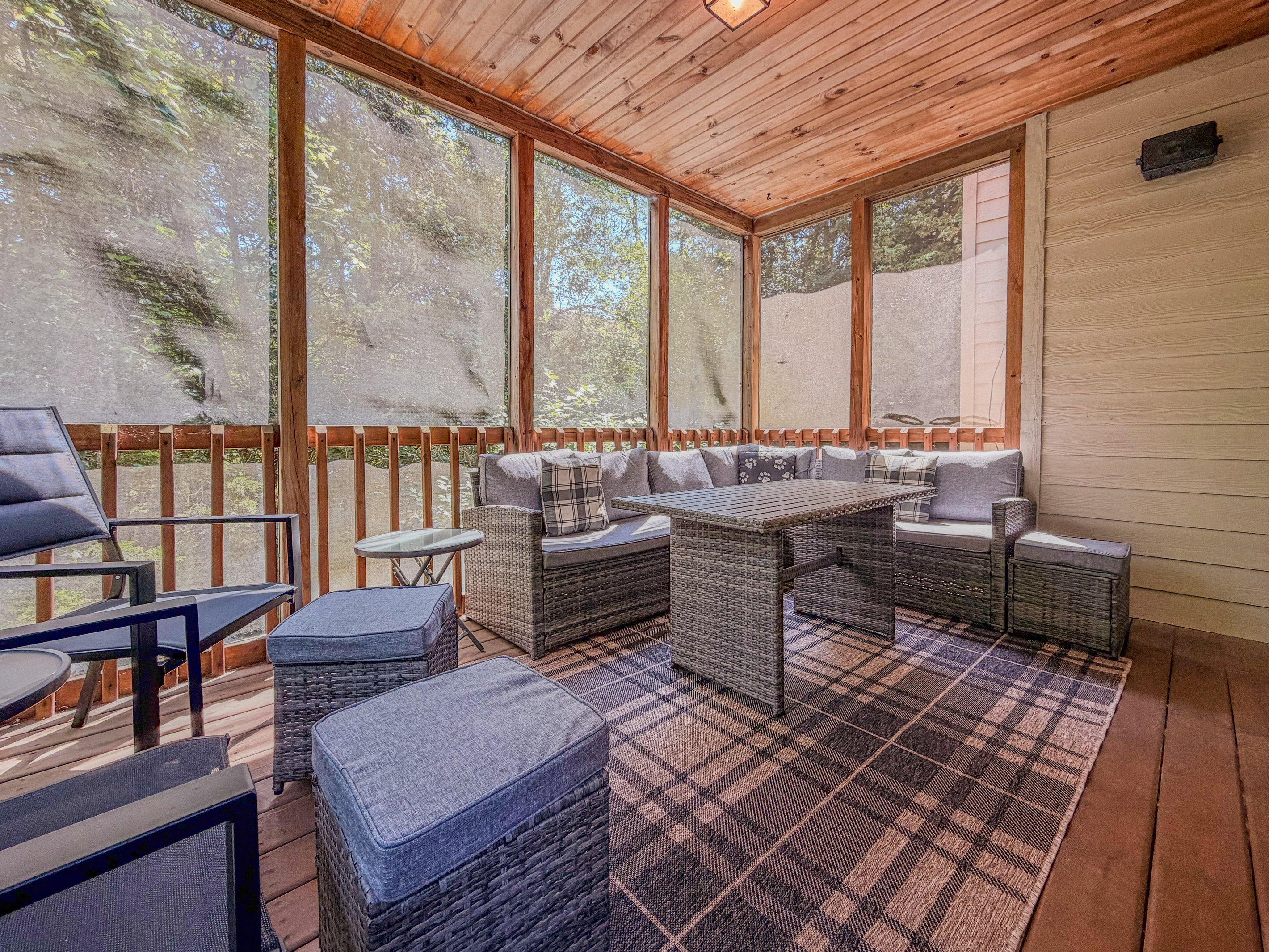 Screened porch at The Nest - enjoy the outdoors free of bugs!