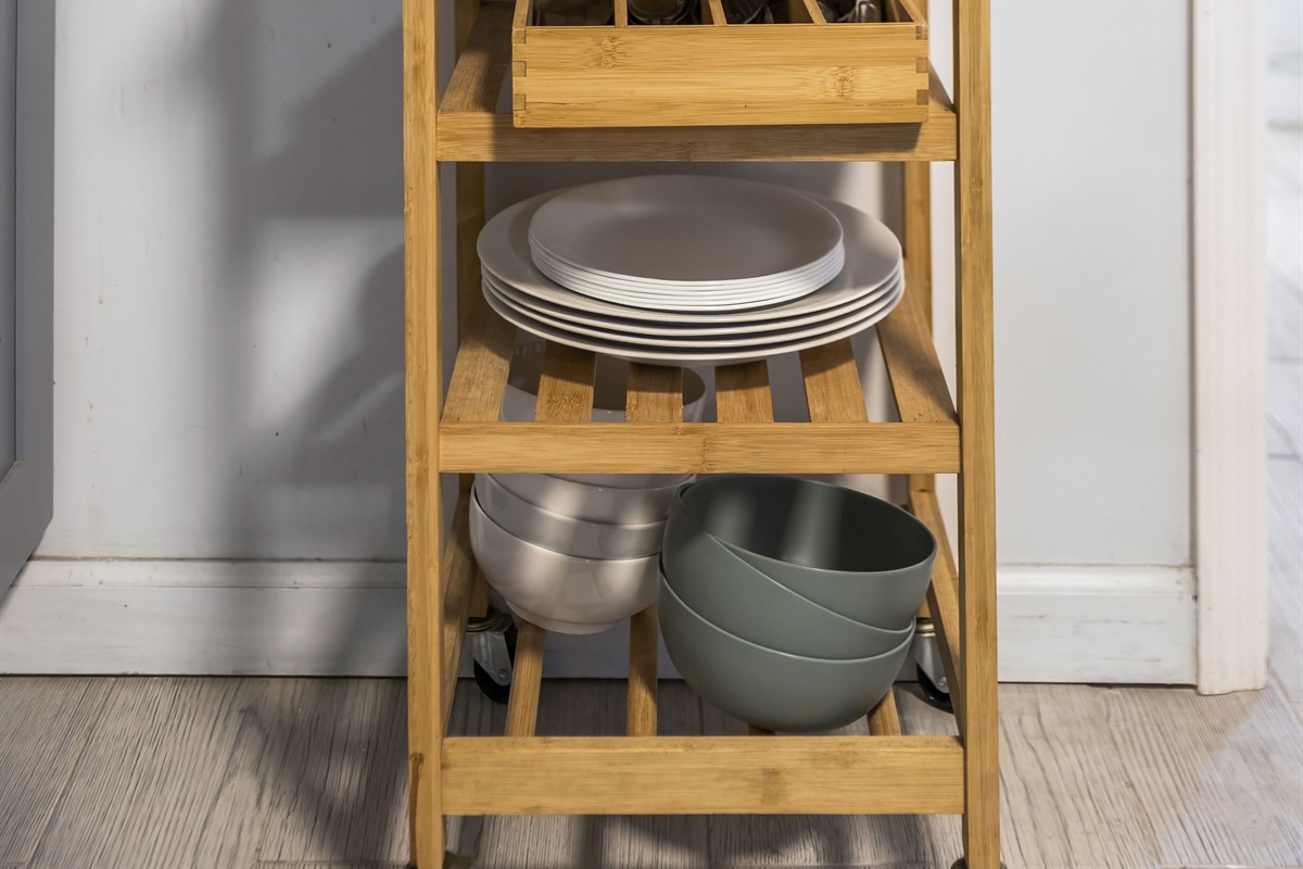 Cook comfortably with a smart kitchen cart that keeps everyday essentials within easy reach.