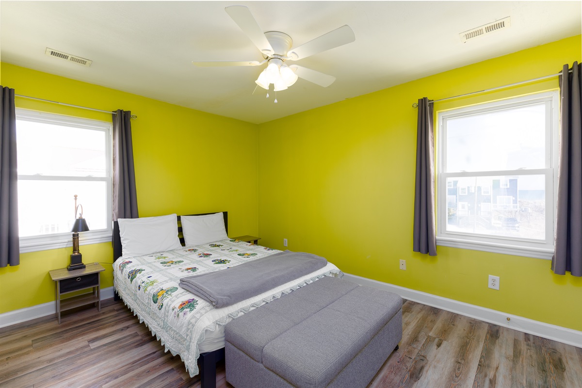 Upstairs master with Queen bed and convertible Twin Ottoman