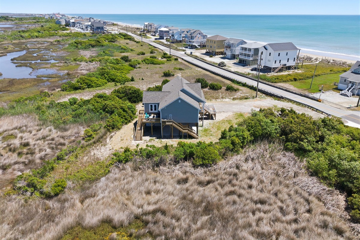 Spacious private lot just across from the beach with wide-open coastal views