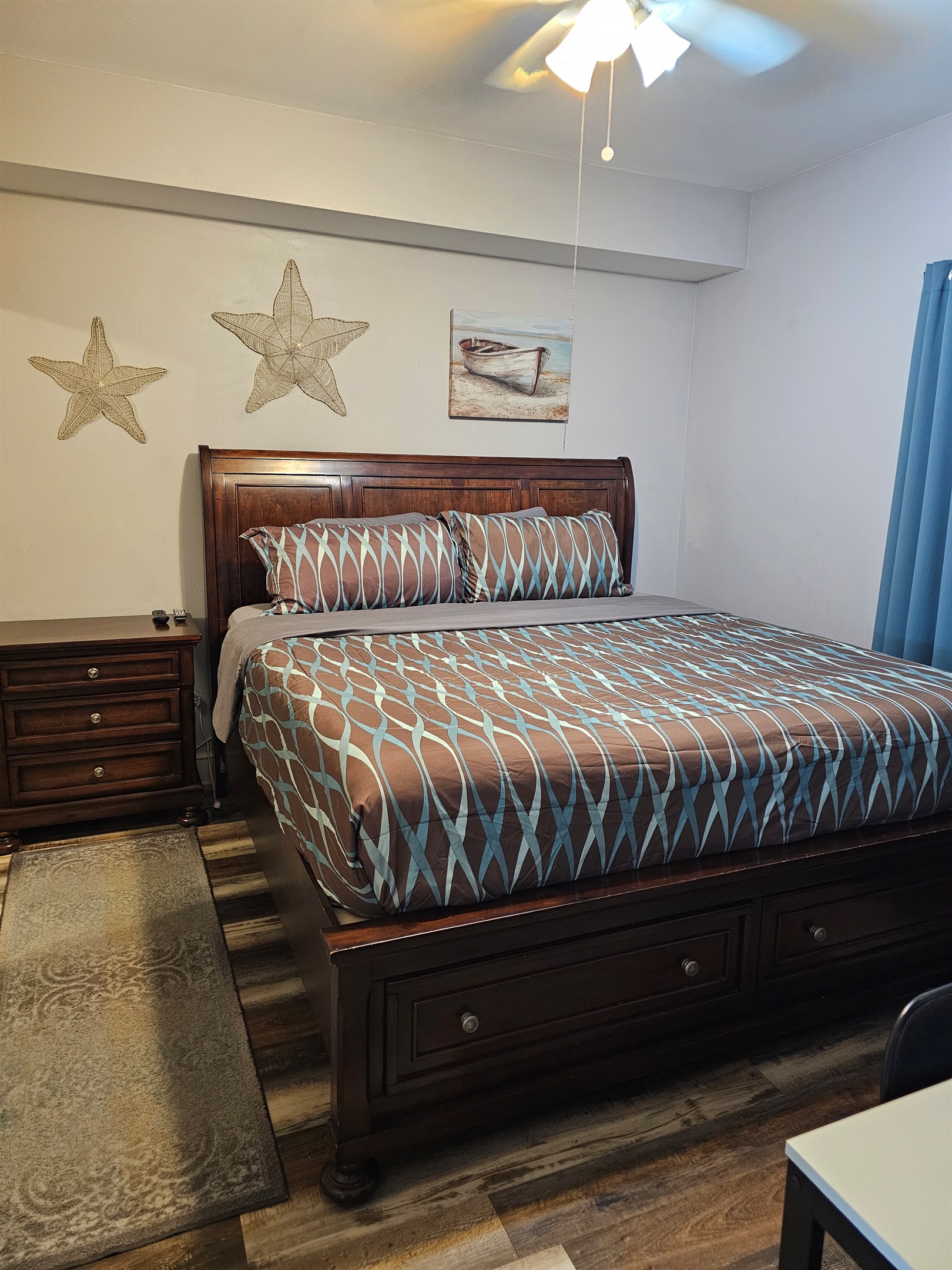 Guest room 1, king bed, soft linens