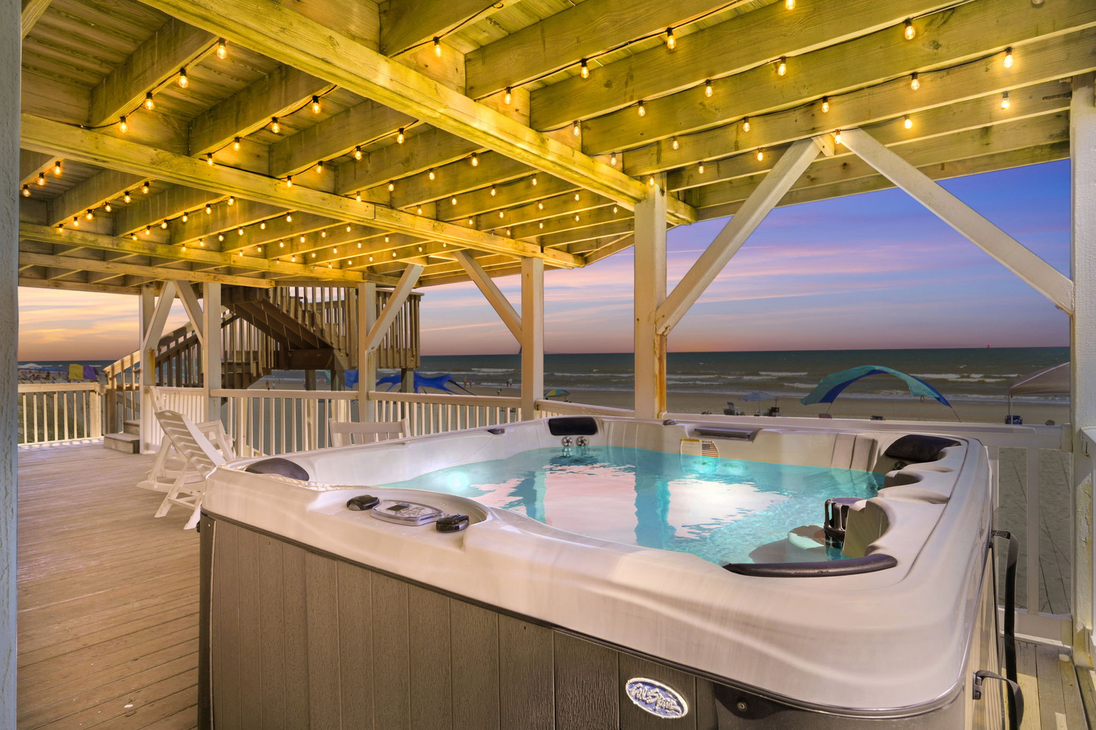 Ocean breezes, warm bubbles, and total relaxation... Unwind in the hot tub while the Atlantic provides the perfect backdrop.