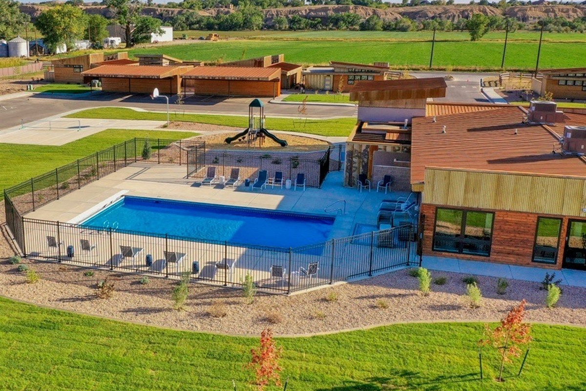 Palisade Legends Community Pool