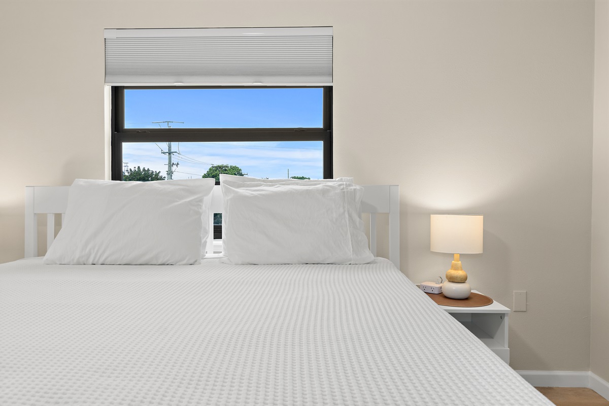 2nd Bedroom- King Bed