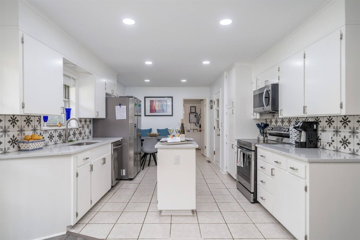 Fully Equipped spacious kitchen