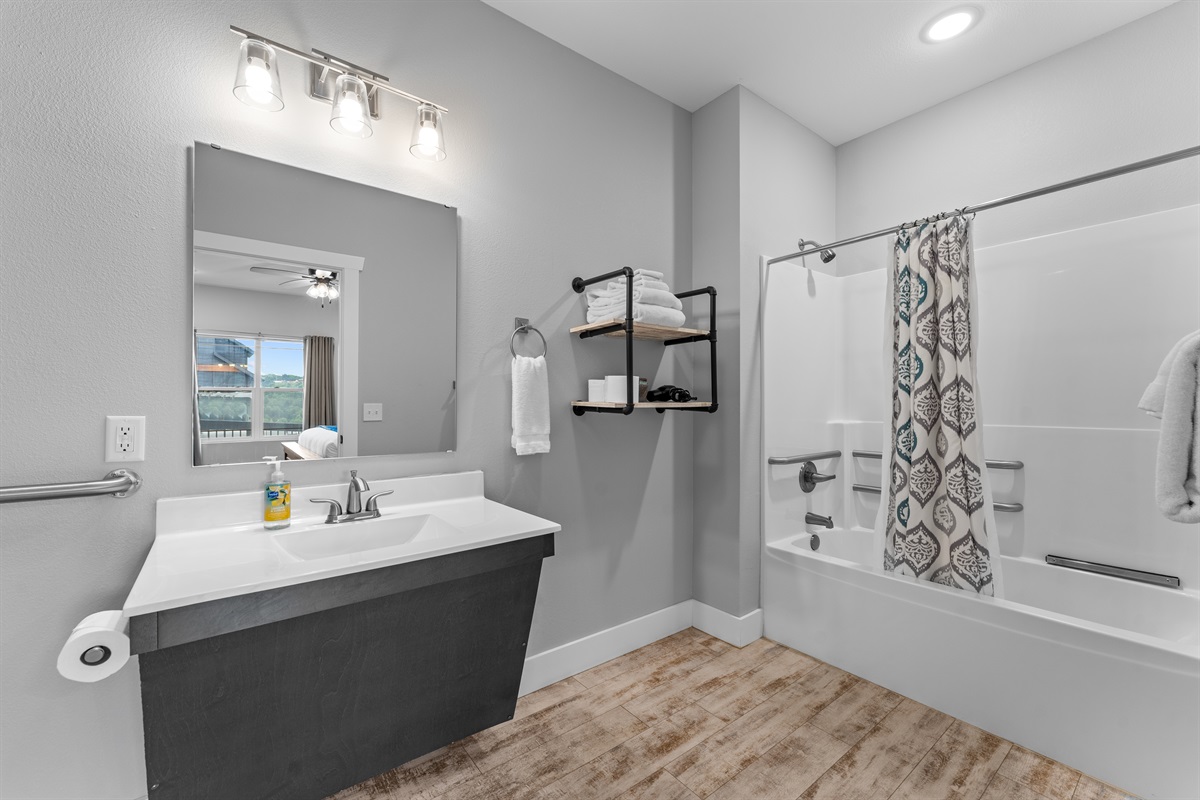 Bedroom 2 Ensuite Bathroom