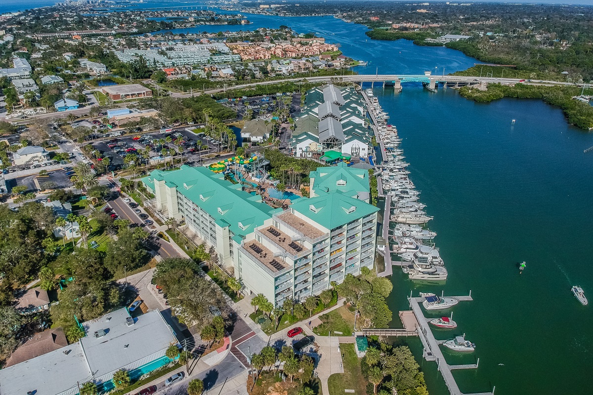 Bird's eye view - located on the Intracoastal